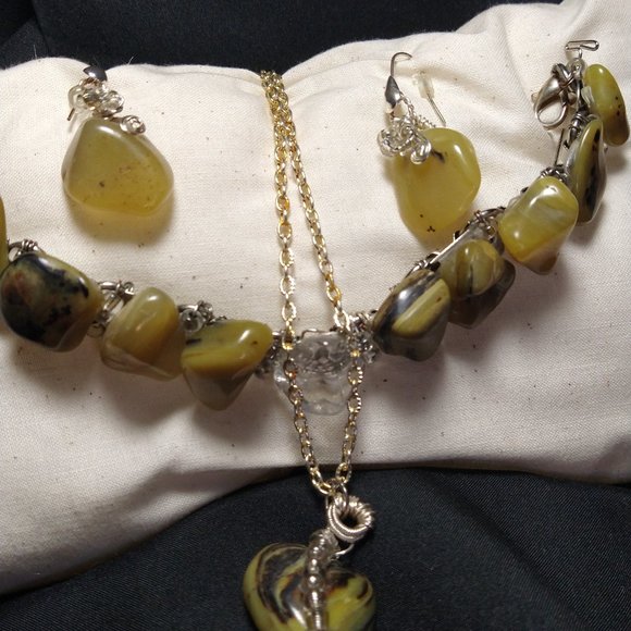CCLHMHLLC Semi Precious Stone Sets - Picture 2 of 4